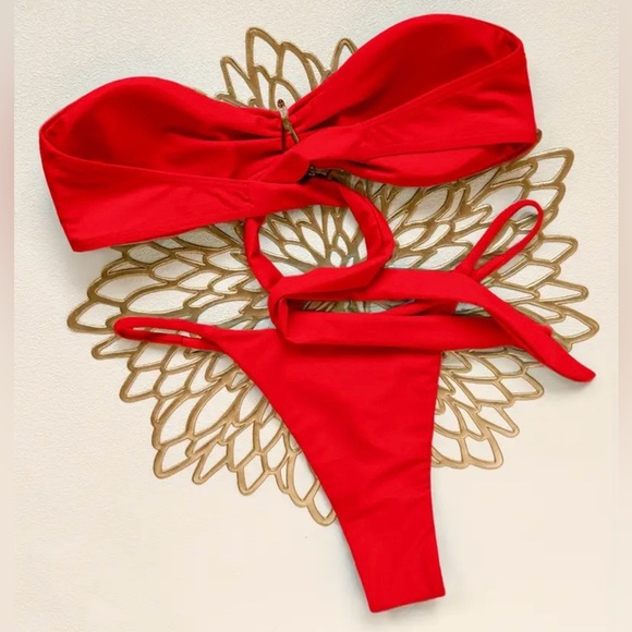 Vibrant Red Bandeau with Gold Starfish Accent Thong Bikini Set - NWOT - Picture 2 of 7